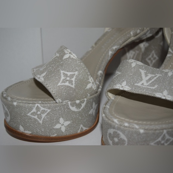 Louis Vuitton MONOGRAM Womens Platform & Wedge Sandals 2023 SS - Picture 2 of 14